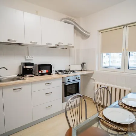 Apartment Cosmopolitan Comfort In Bucharest