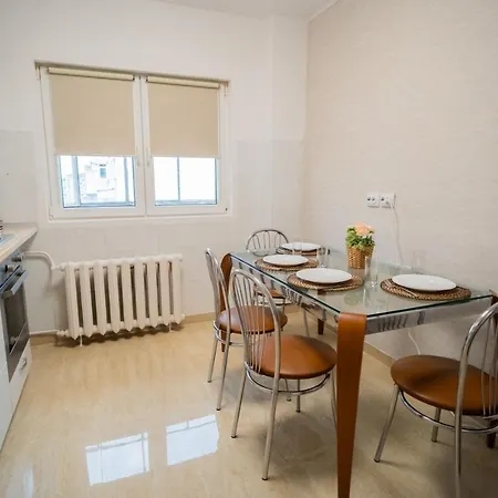 Cosmopolitan Comfort In Apartment